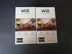 Verpackungen der WiZ Color Lampen