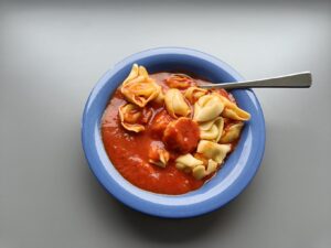 Arrabbiata Sauce mit Tortellini