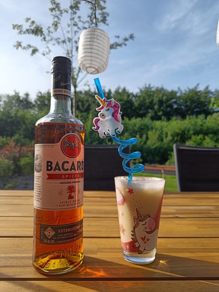 Karibischer Rum Cocktail