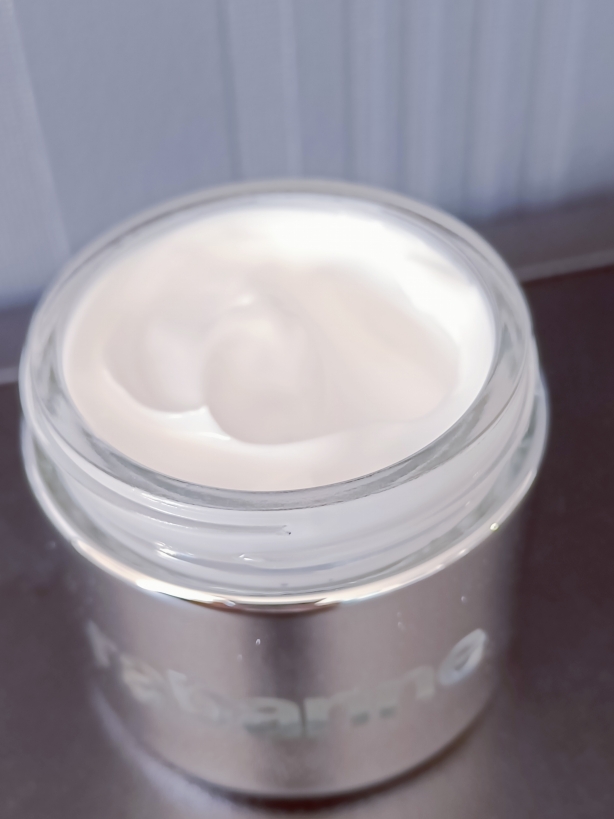 Der Primer sieht aus wie eine Creme