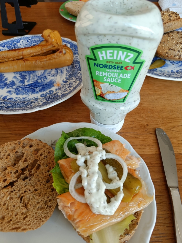 Lachsbrötchen mit Remoulade