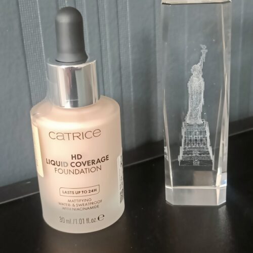Testbericht zur Catrice HD Liquid Coverage Foundation (Influenster)
